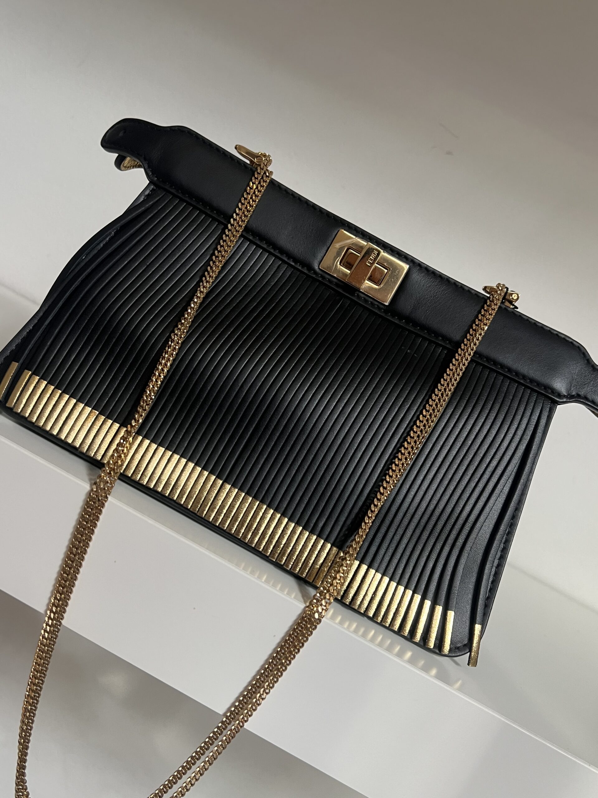 POCHETTE PEEKABOO CON FRANGE FENDI