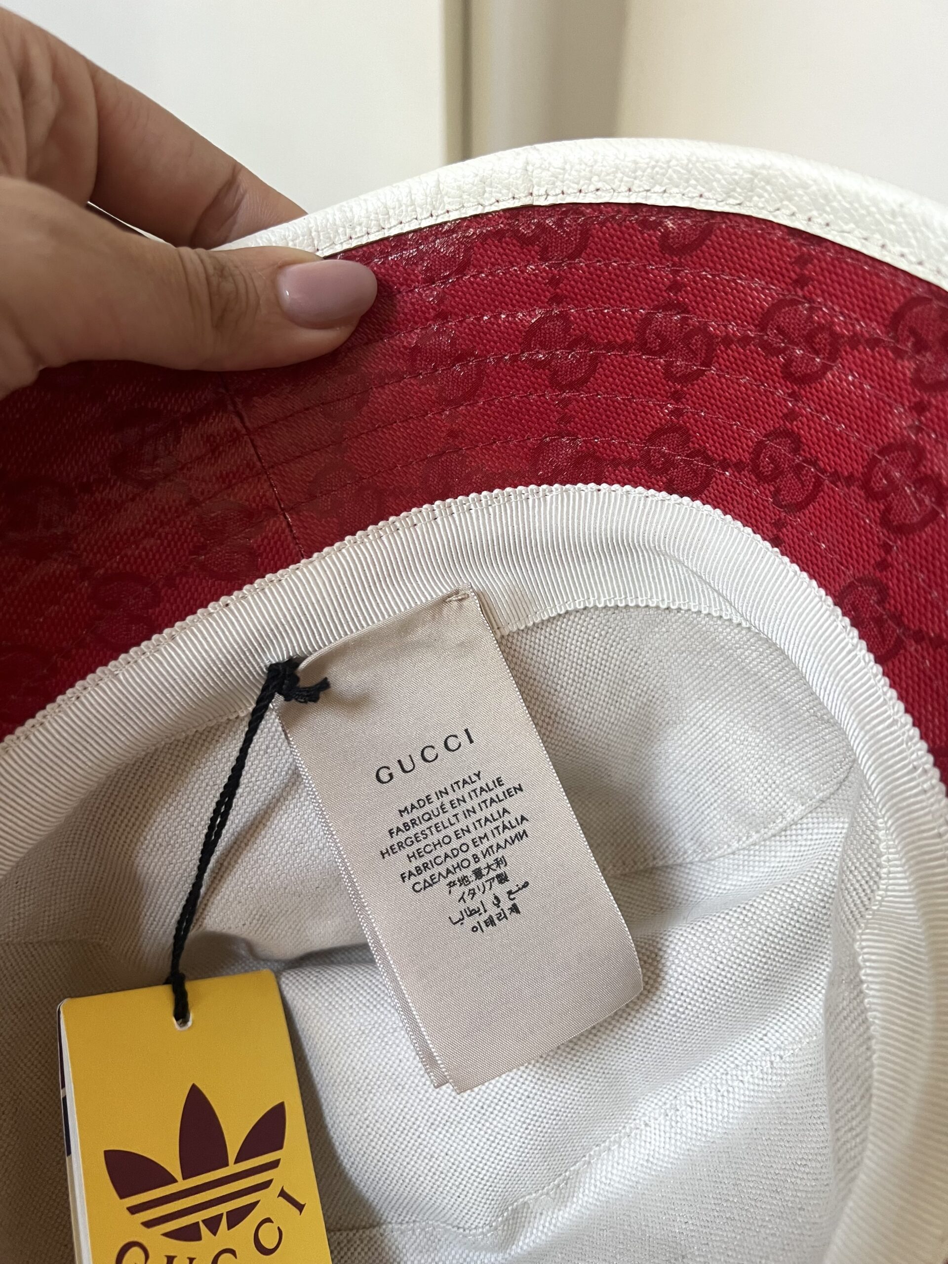 CAPPELLO PESCATORA ADIDAS PER GUCCI