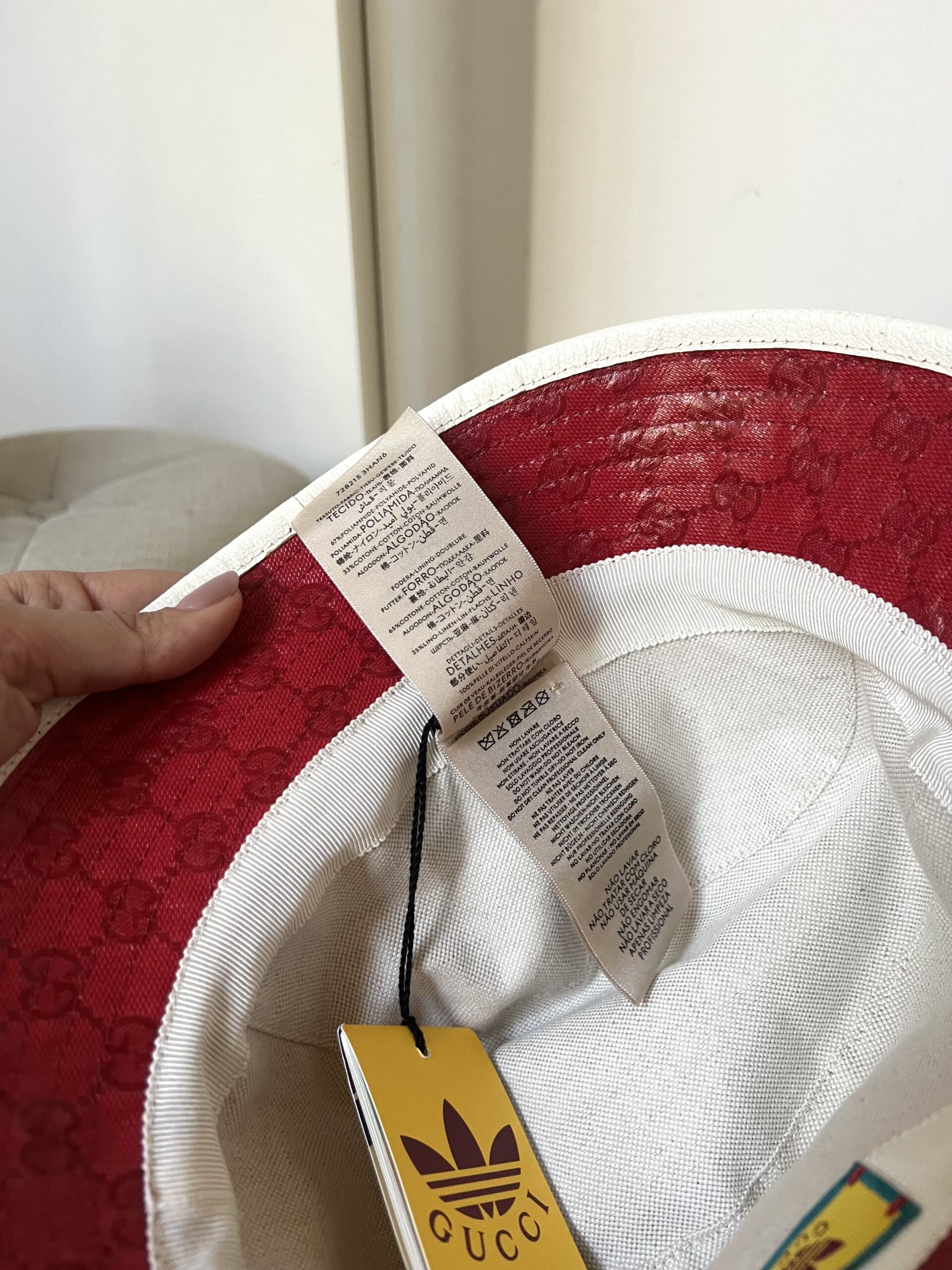 CAPPELLO PESCATORA ADIDAS PER GUCCI