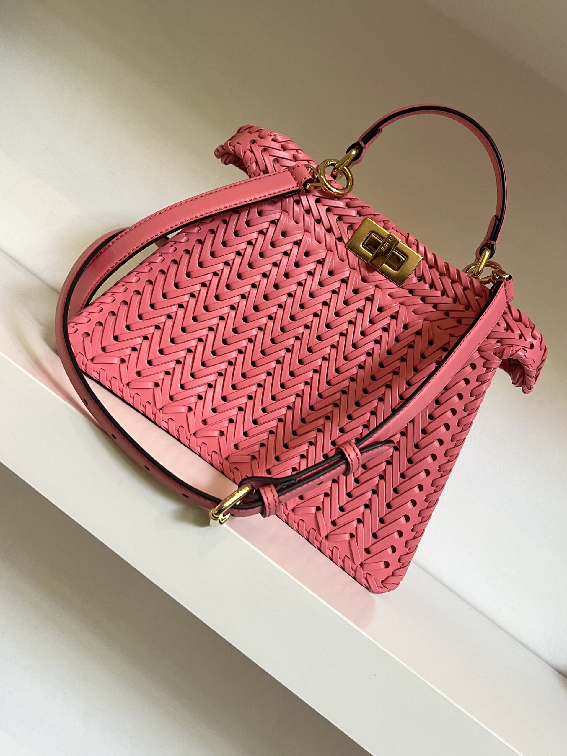 BORSA PEEKABOO ISEEU SMALL FENDI