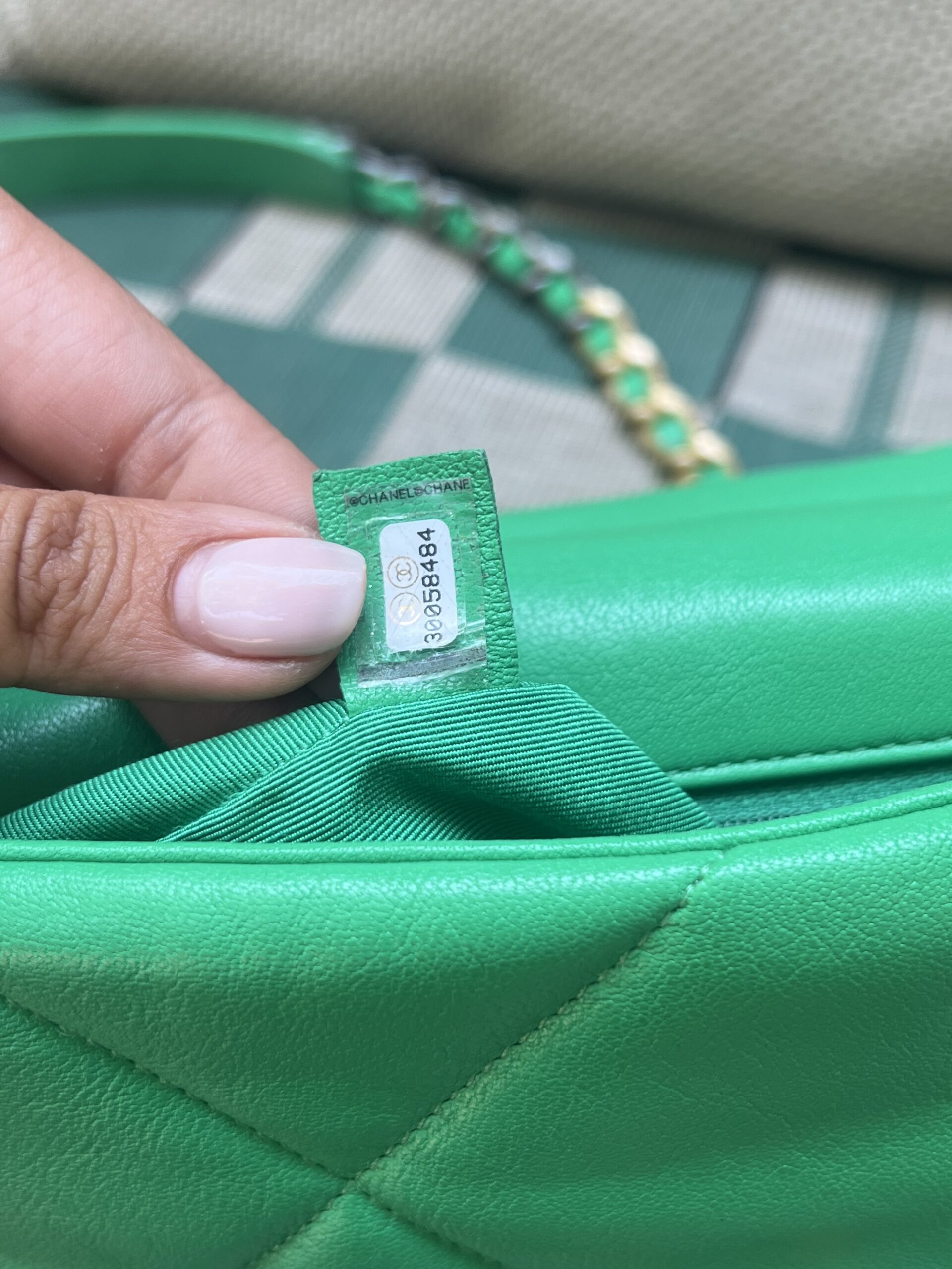 BORSA 19 MEDIA IN PELLE CHANEL