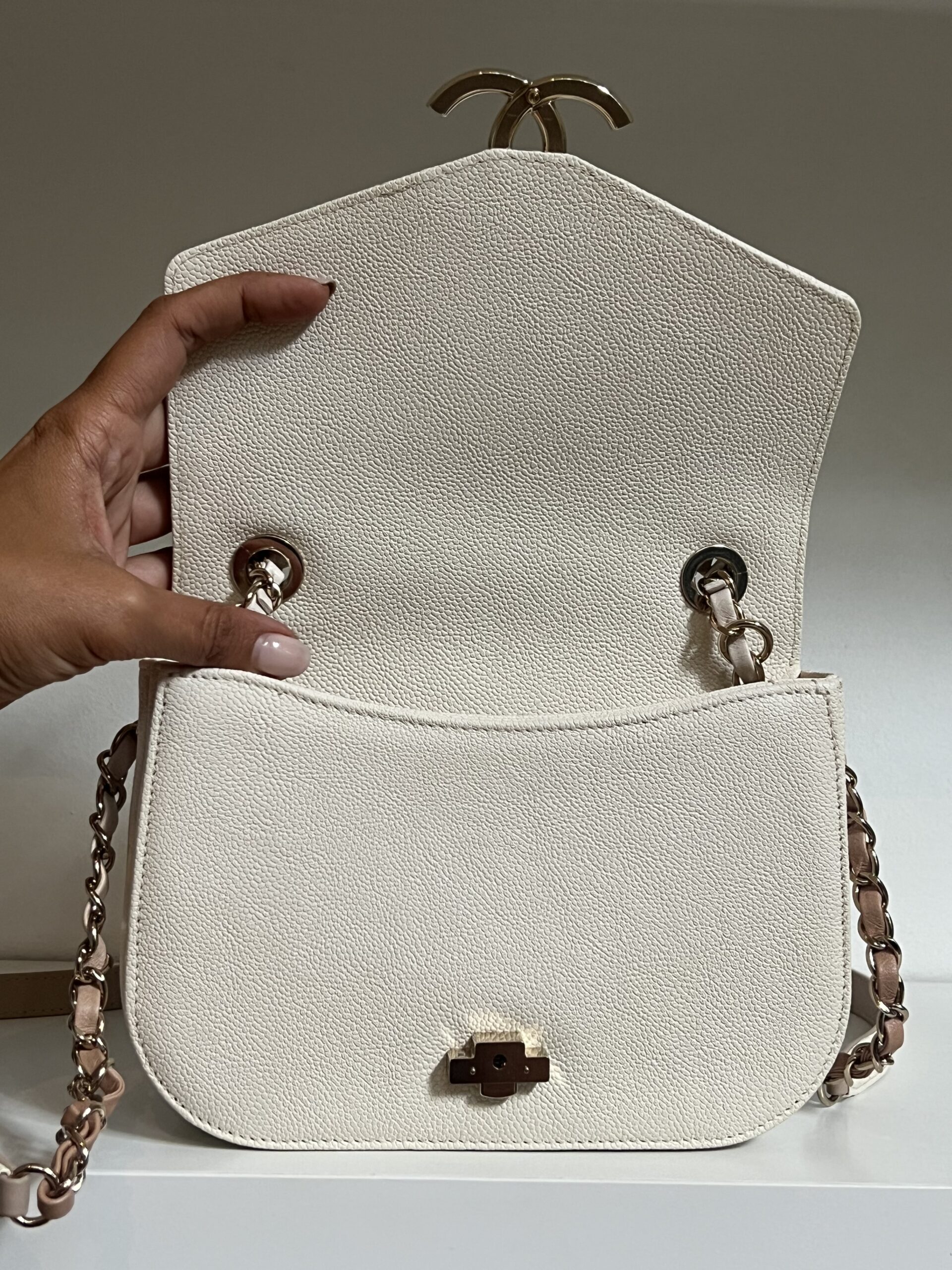 BORSA CON MANICO IN PELLE CHANEL