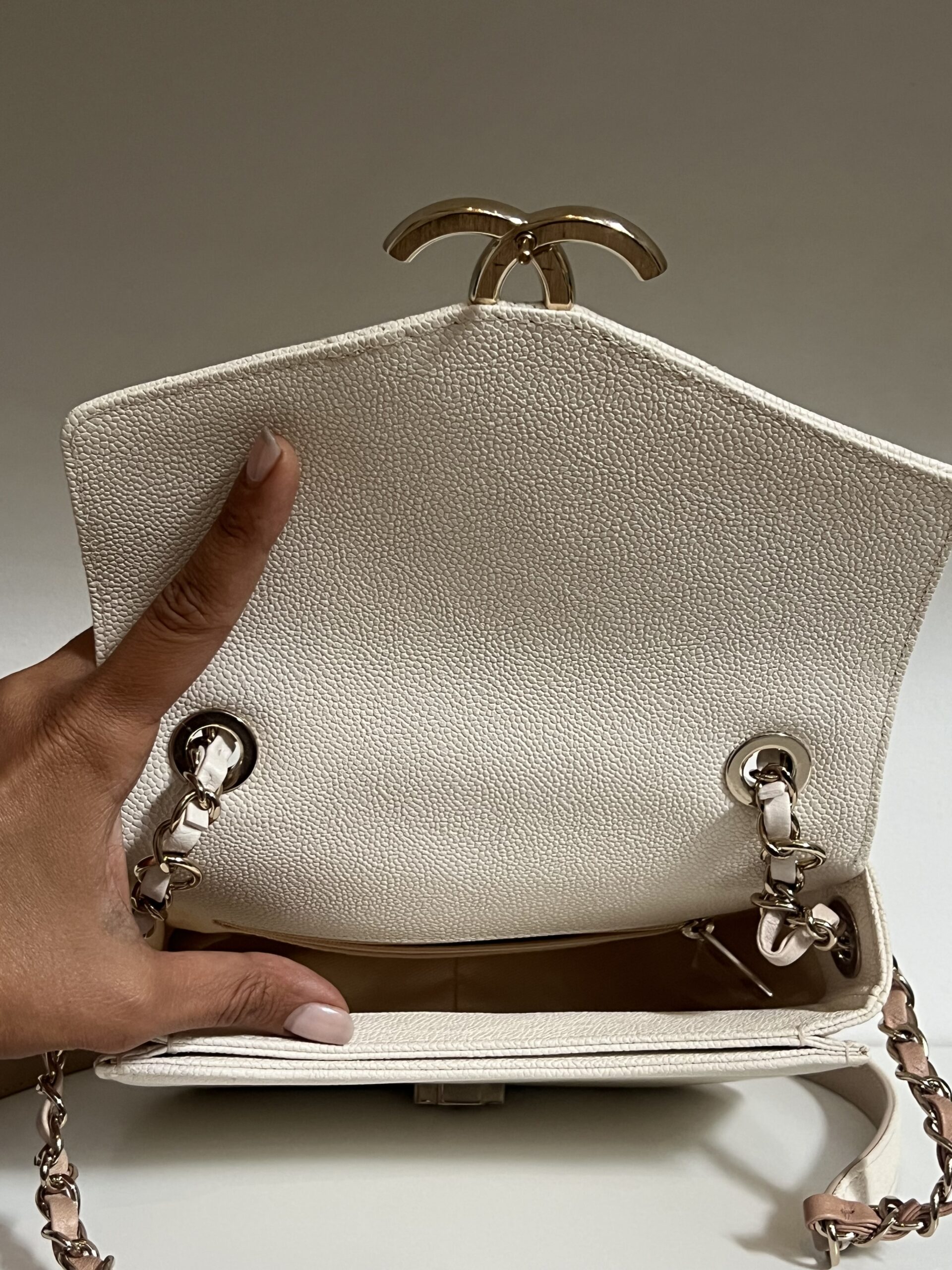 BORSA CON MANICO IN PELLE CHANEL