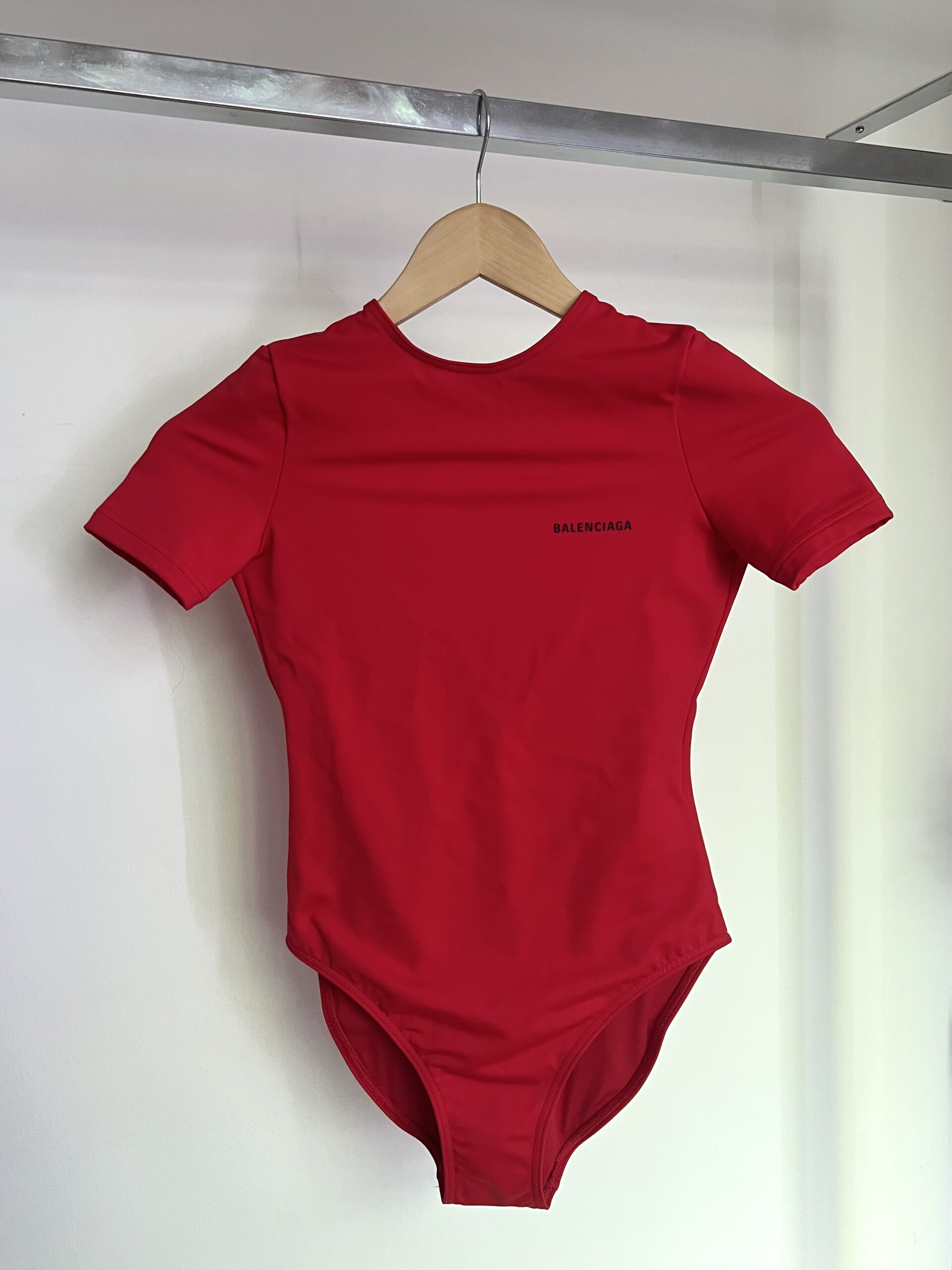 T-SHIRT ROSSA BALENCIAGA