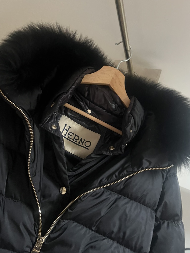 PIUMINO CON CAPPUCCIO HERNO