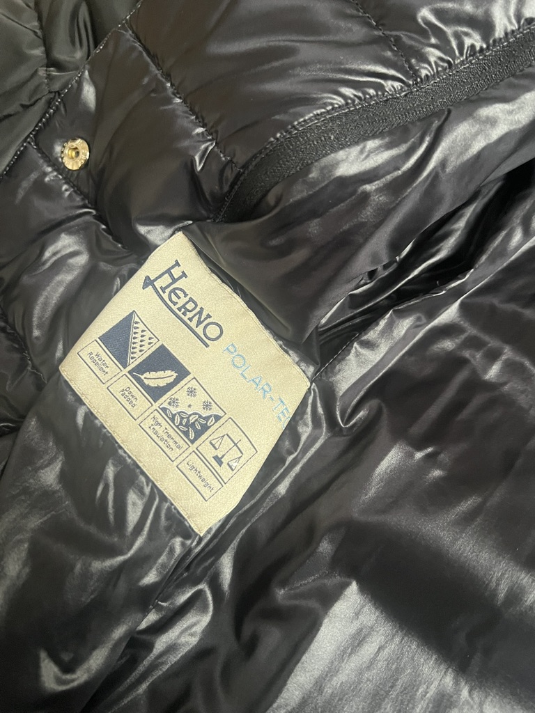 PIUMINO CON CAPPUCCIO HERNO