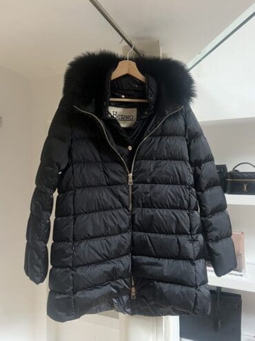 PIUMINO CON CAPPUCCIO HERNO