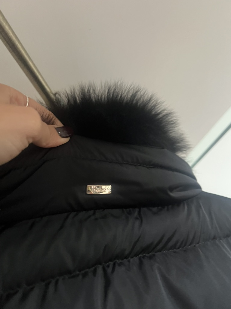 PIUMINO CON CAPPUCCIO HERNO