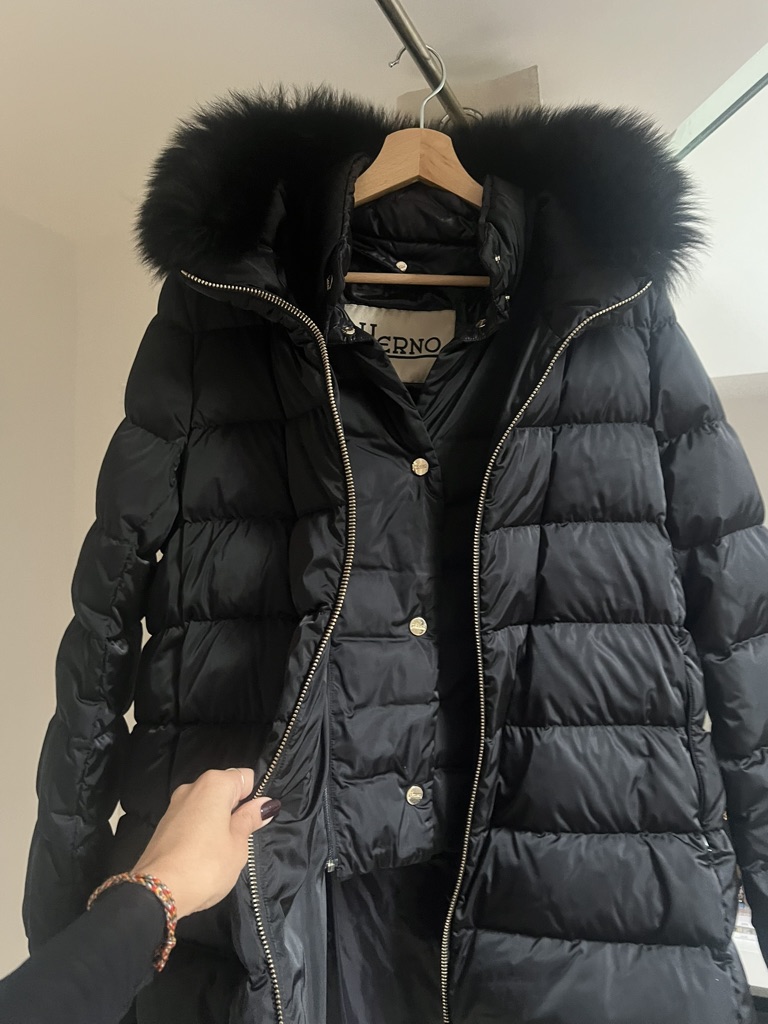 PIUMINO CON CAPPUCCIO HERNO