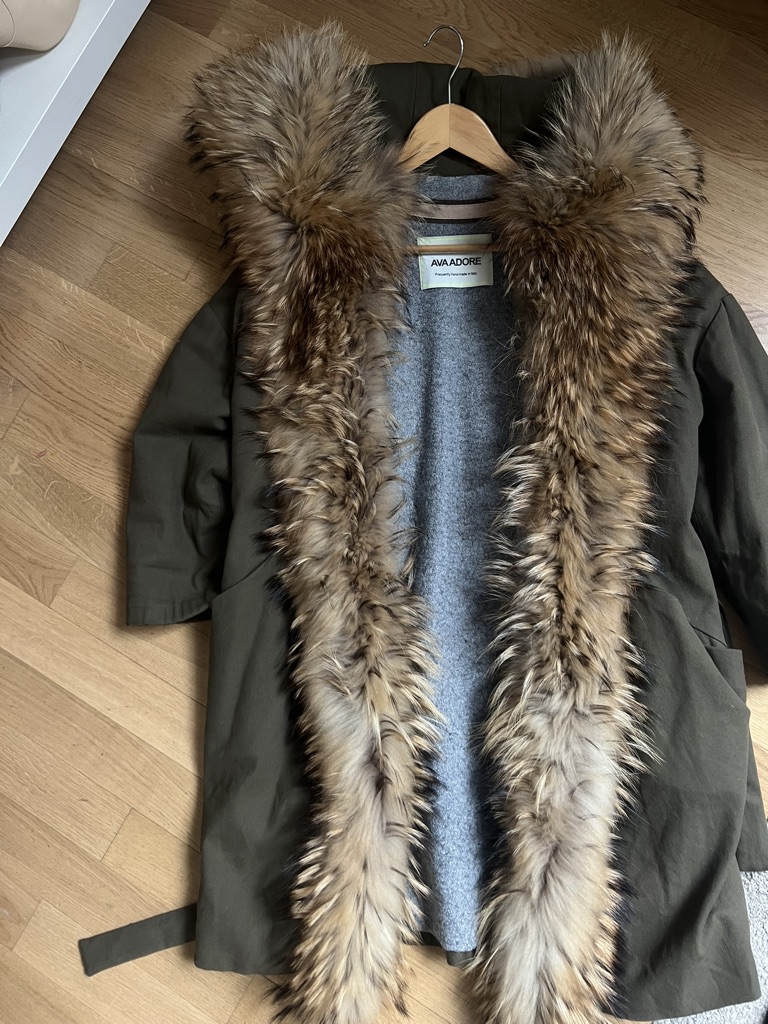 PARKA CON PELO AVADORE