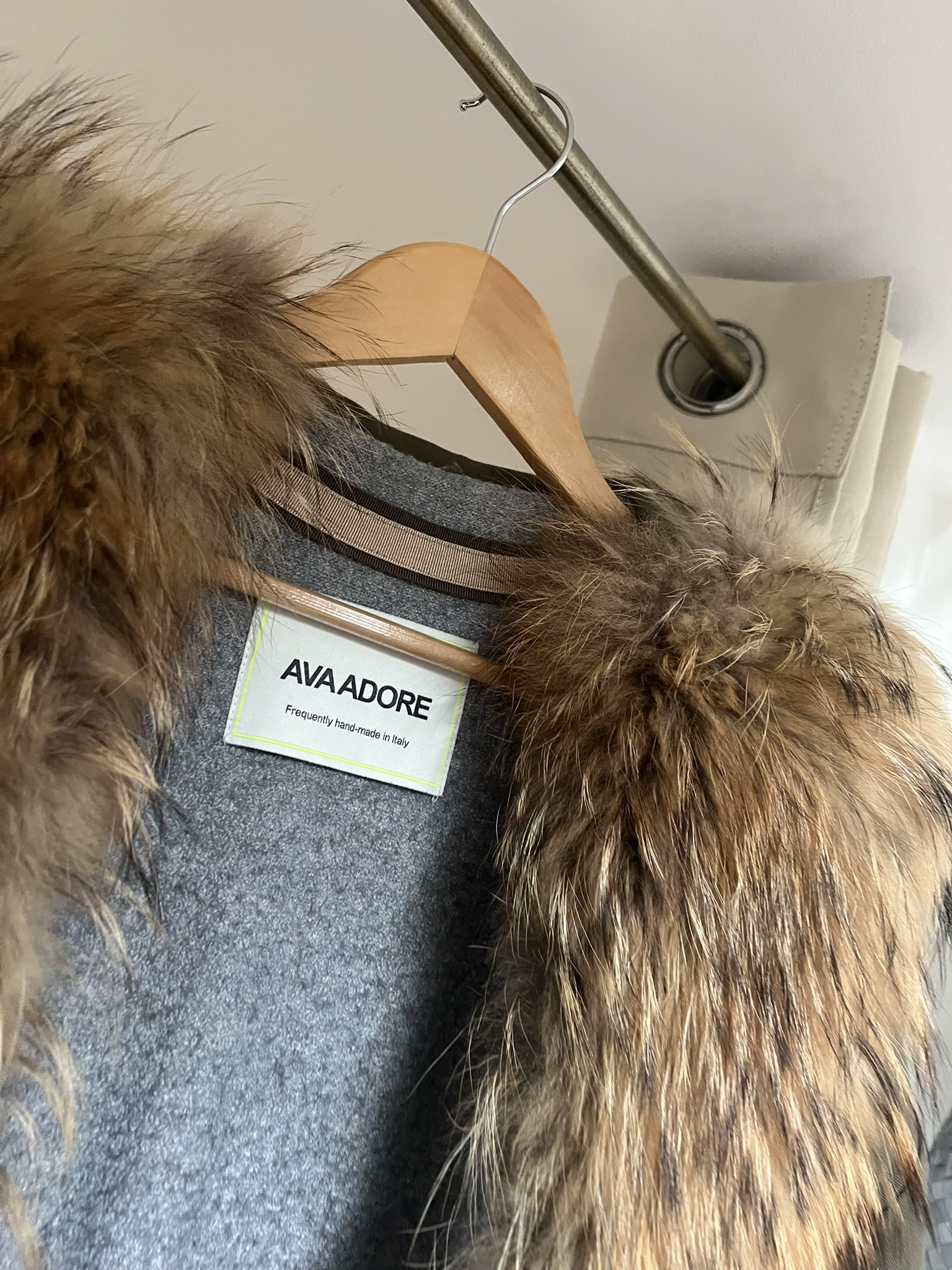 PARKA CON PELO AVADORE