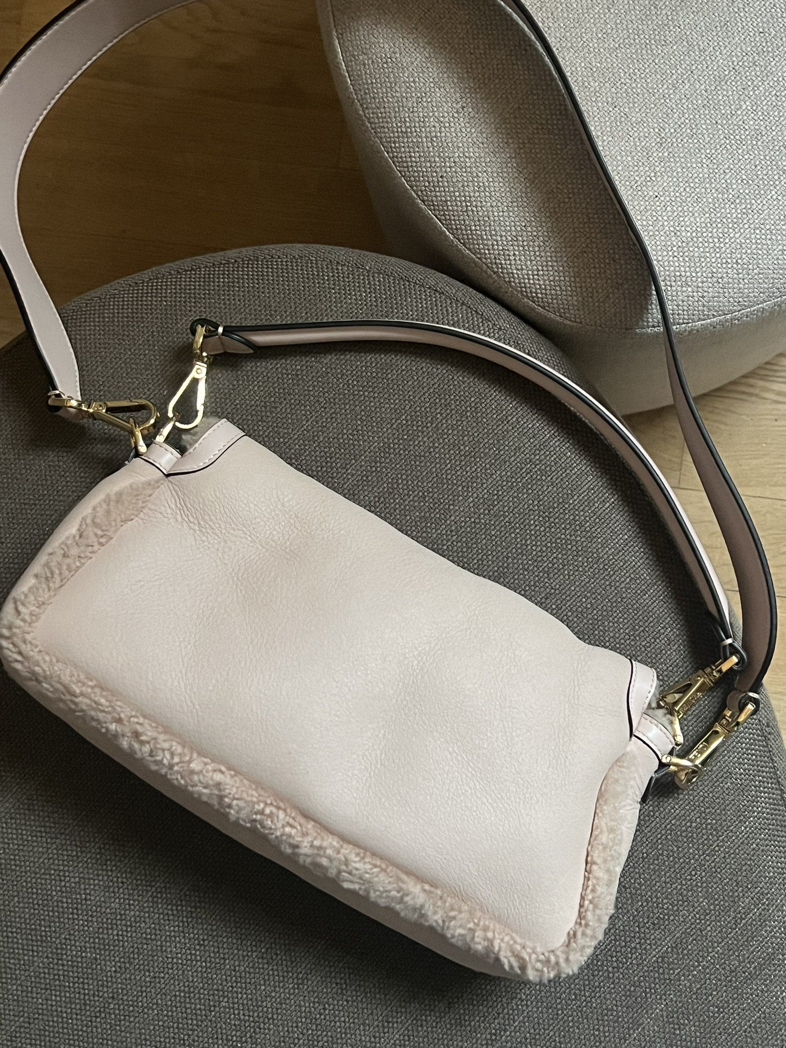 BORSA BAGUETTE MONTONE FENDI