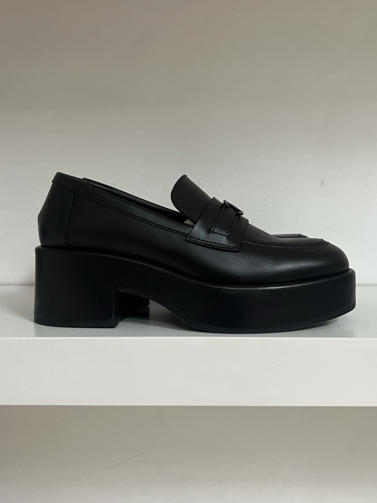 MOCASSINI IN PELLE CHANEL