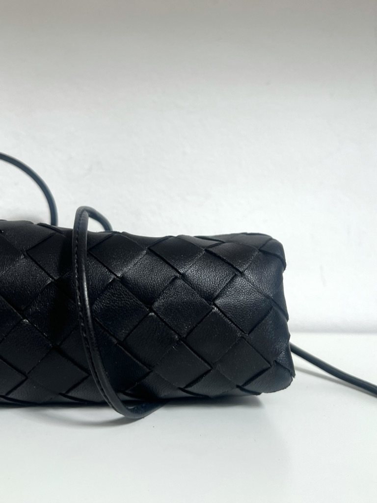 MINI POUCH IN PELLE BOTTEGA VENETA