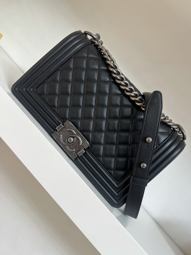BORSA BOY MEDIA IN PELLE CHANEL