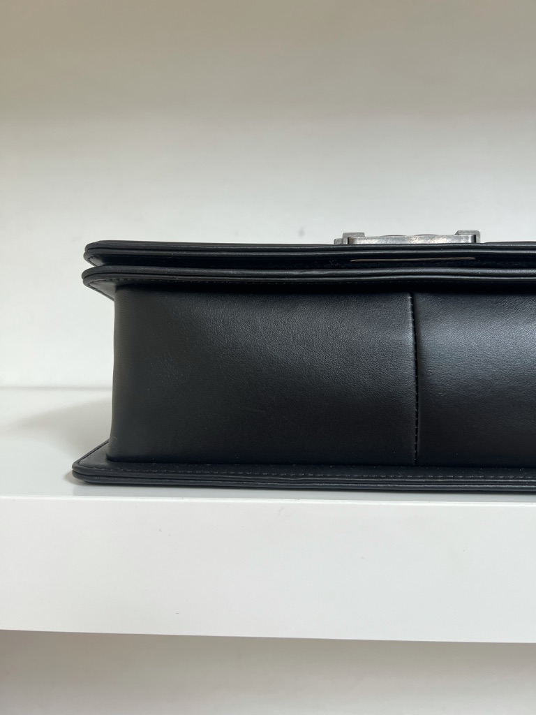BORSA BOY MEDIA IN PELLE CHANEL