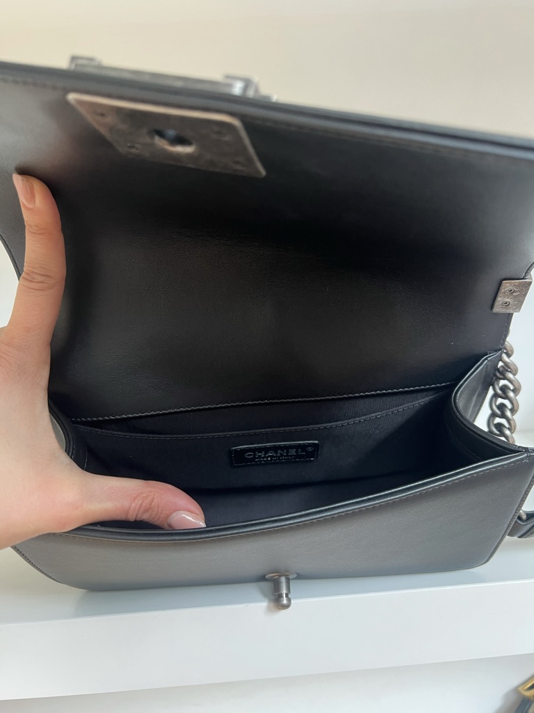 BORSA BOY MEDIA IN PELLE CHANEL