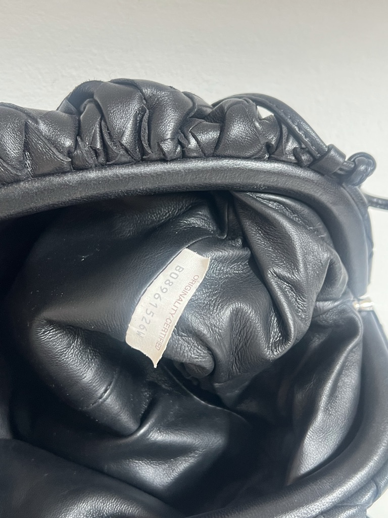MINI POUCH IN PELLE BOTTEGA VENETA