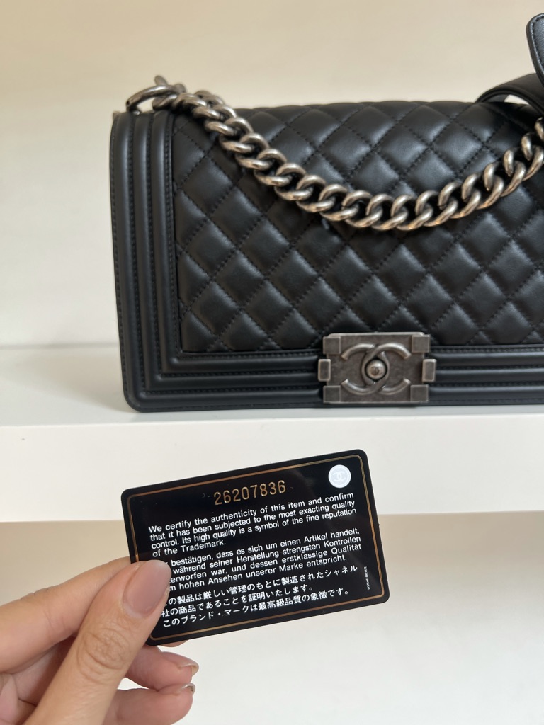 BORSA BOY MEDIA IN PELLE CHANEL