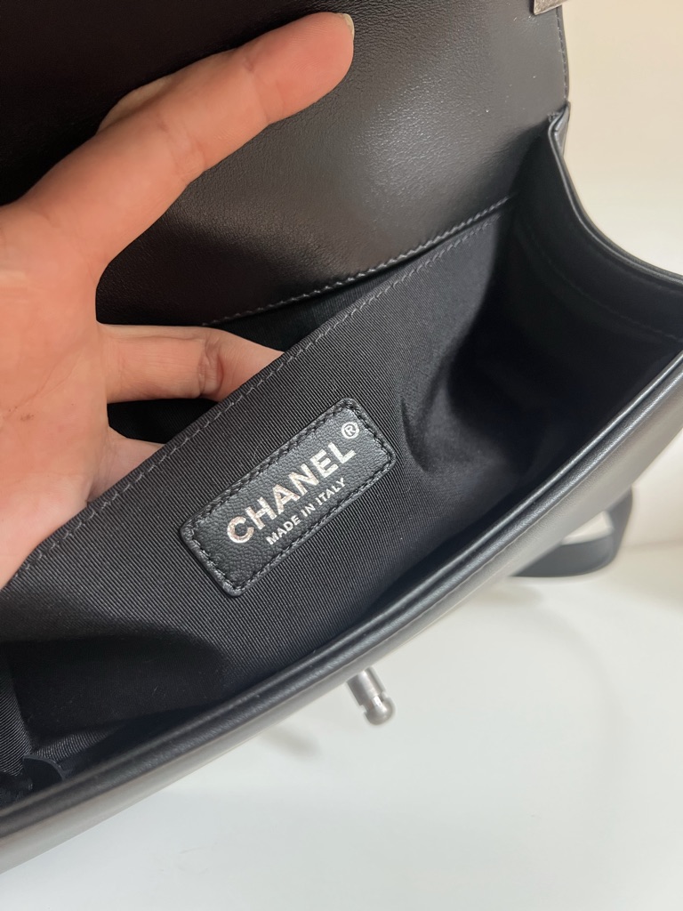 BORSA BOY MEDIA IN PELLE CHANEL