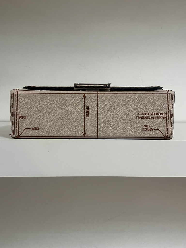 BORSA BAGUETTE SOFT TRUNK FENDI