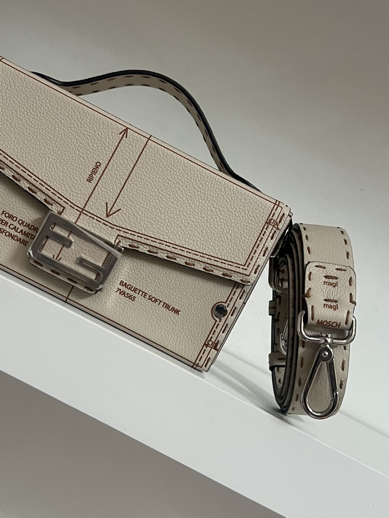 BORSA BAGUETTE SOFT TRUNK FENDI