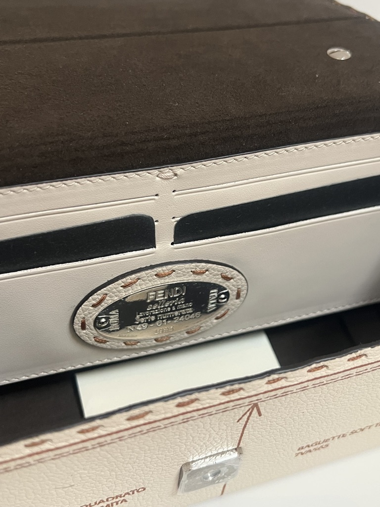 BORSA BAGUETTE SOFT TRUNK FENDI