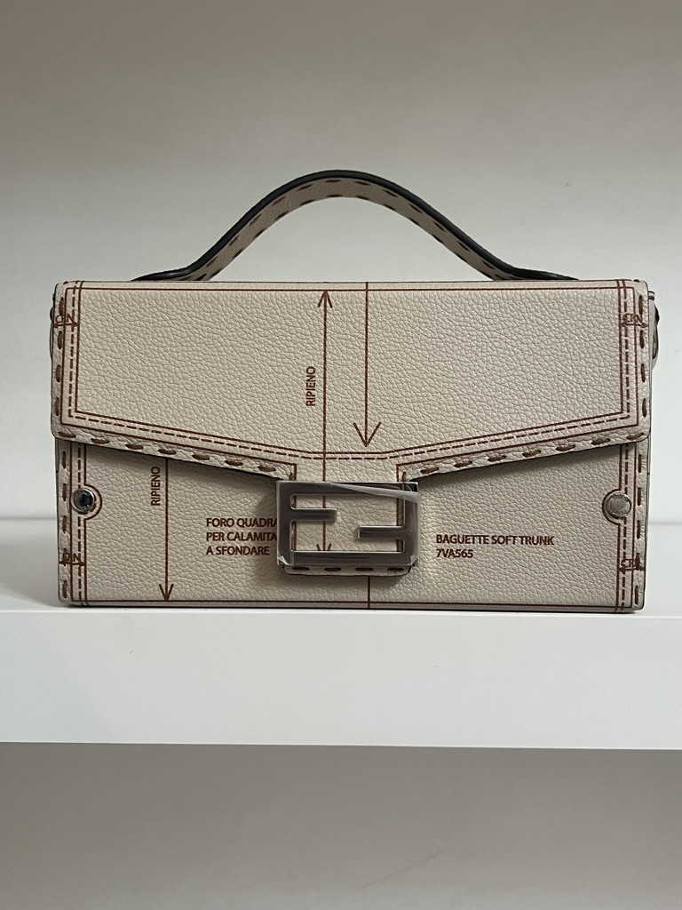 BORSA BAGUETTE SOFT TRUNK FENDI