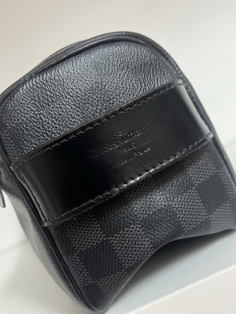 TROUSSE TOILETTE LOUIS VUITTON