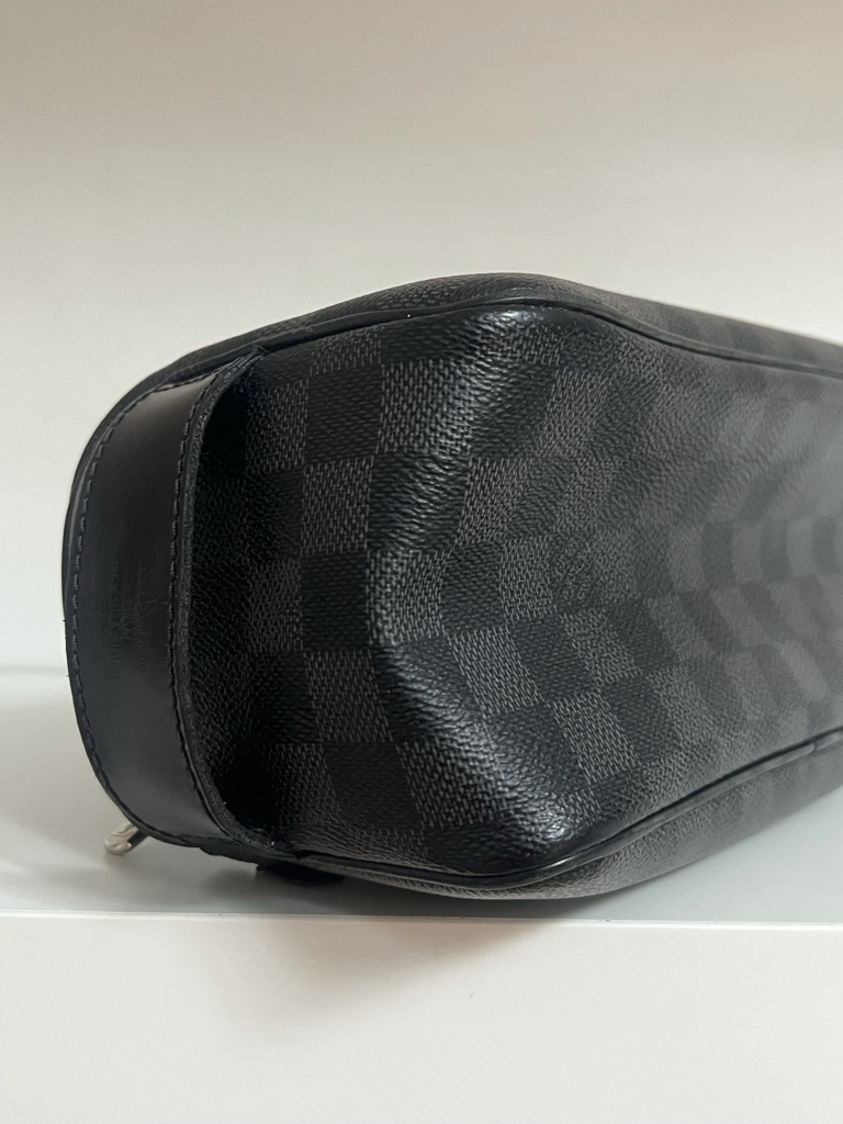 TROUSSE TOILETTE LOUIS VUITTON