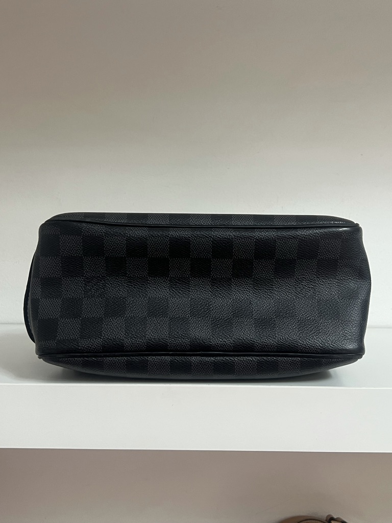 TROUSSE TOILETTE LOUIS VUITTON