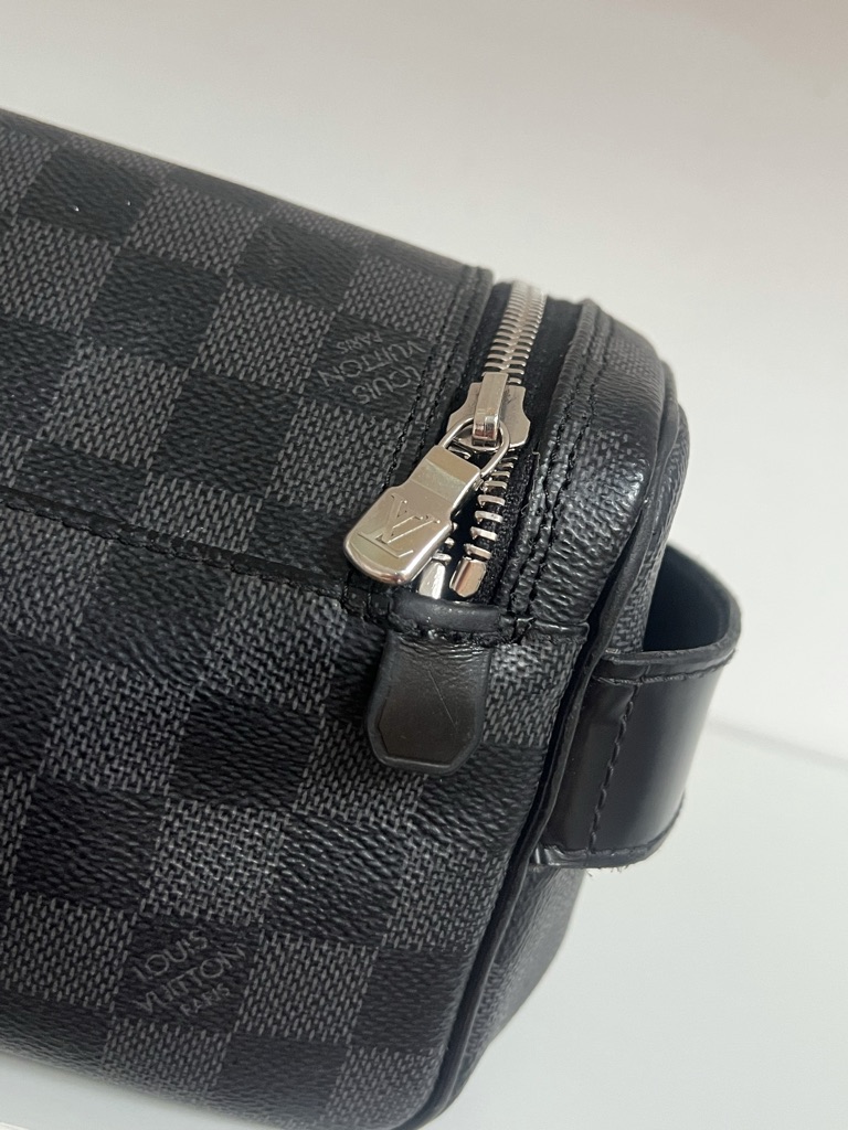 TROUSSE TOILETTE LOUIS VUITTON