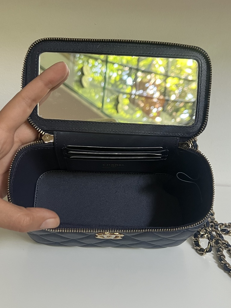 VANITY CON MANICO CHANEL