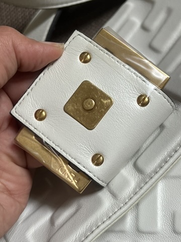 BORSA BAGUETTE FENDI