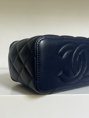 VANITY CON MANICO CHANEL