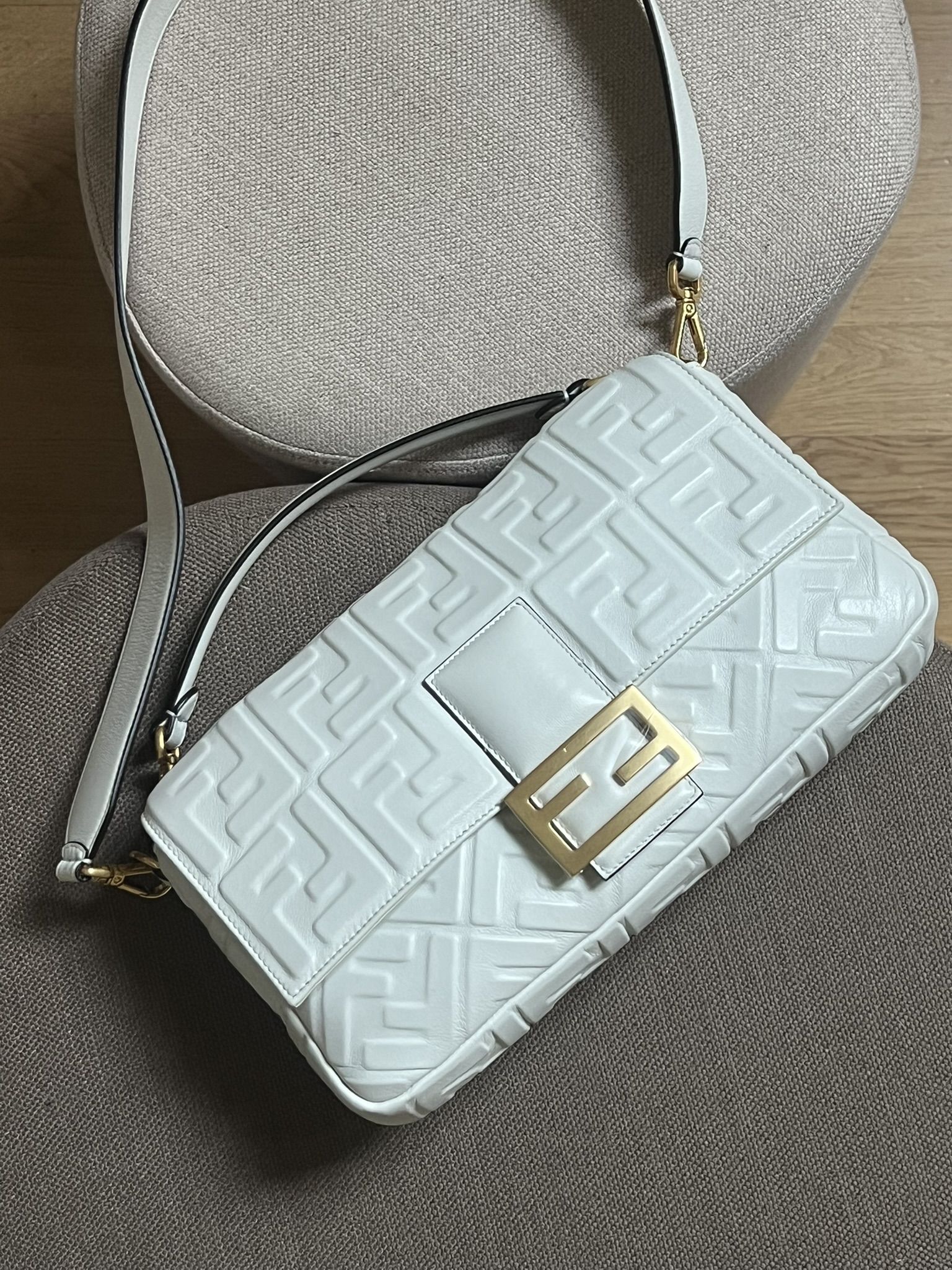 BORSA BAGUETTE FENDI
