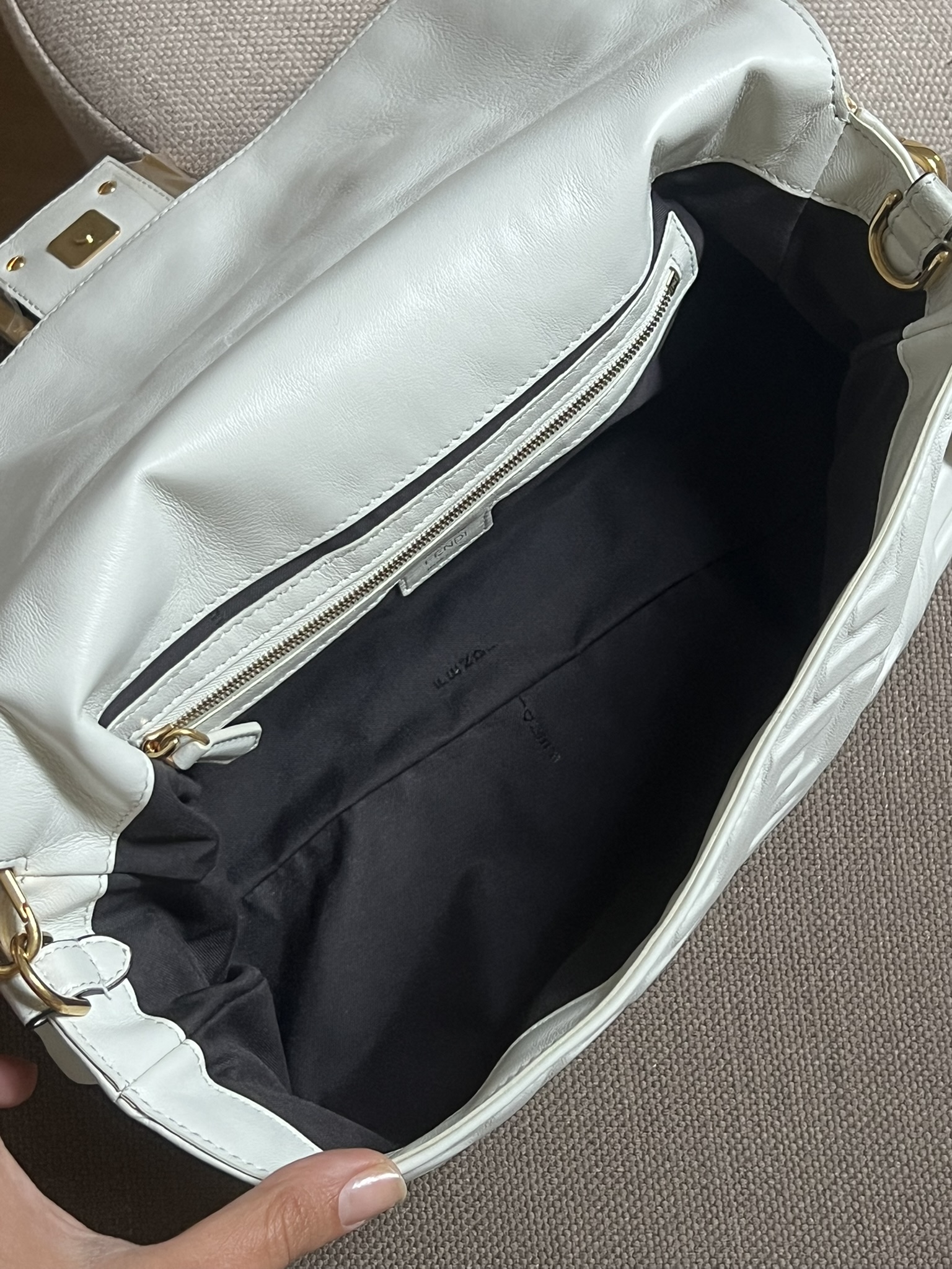 BORSA BAGUETTE FENDI