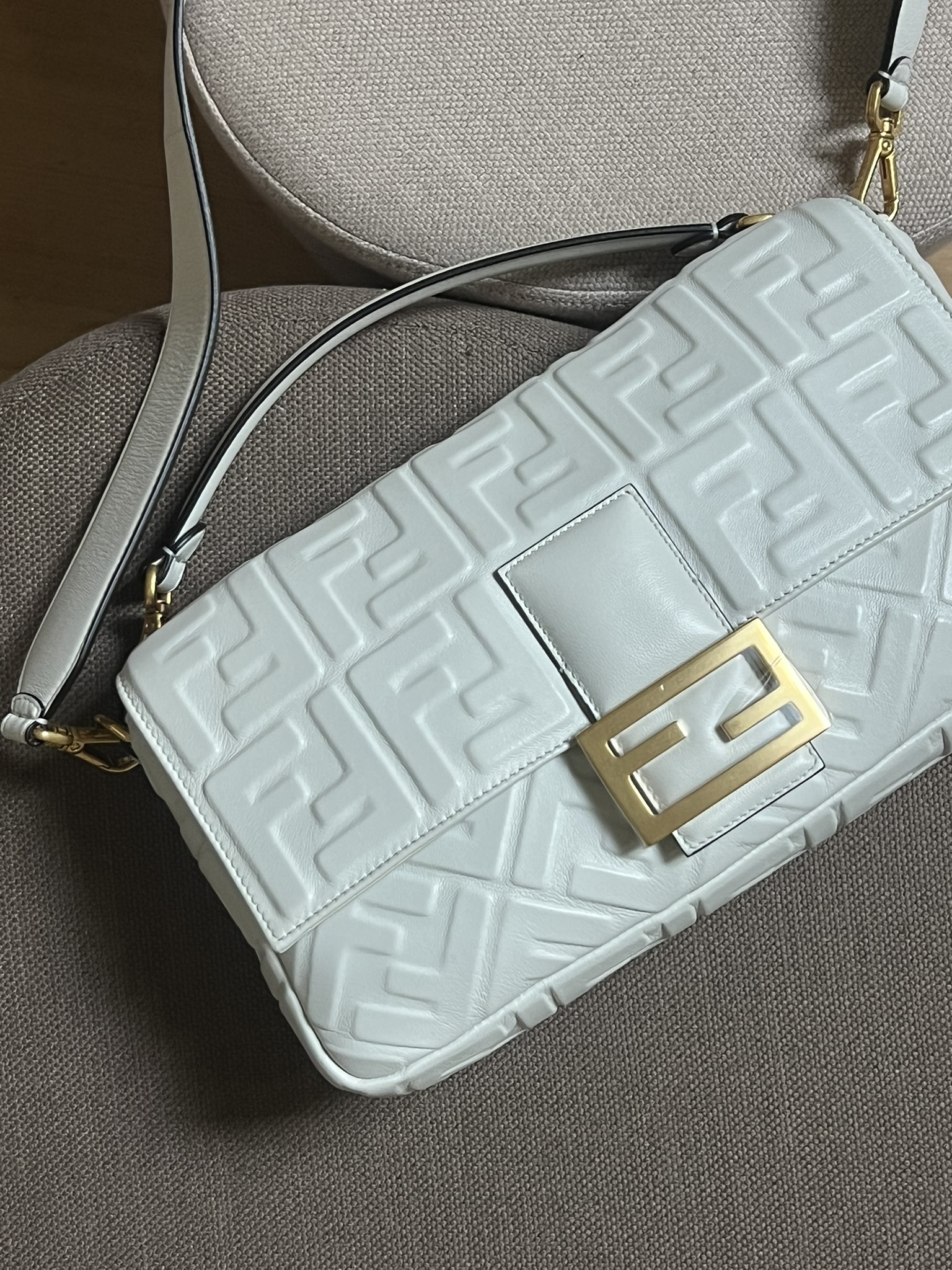 BORSA BAGUETTE FENDI