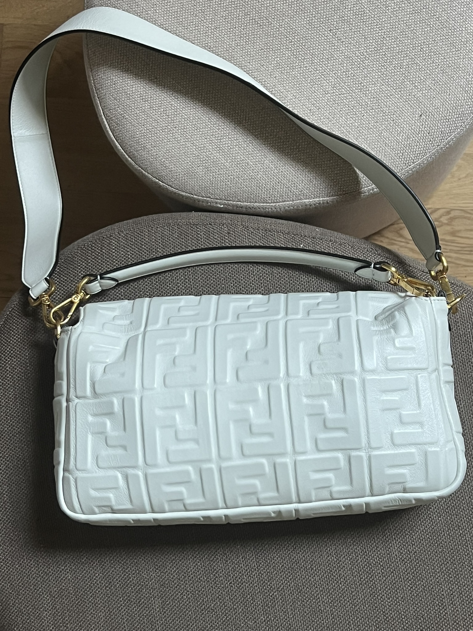 BORSA BAGUETTE FENDI