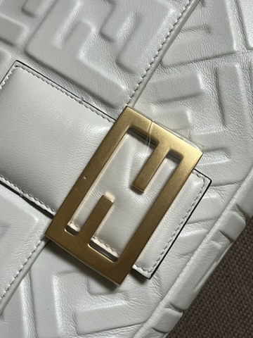 BORSA BAGUETTE FENDI