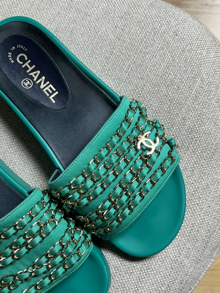 CIABATTINE IN PELLE CHANEL