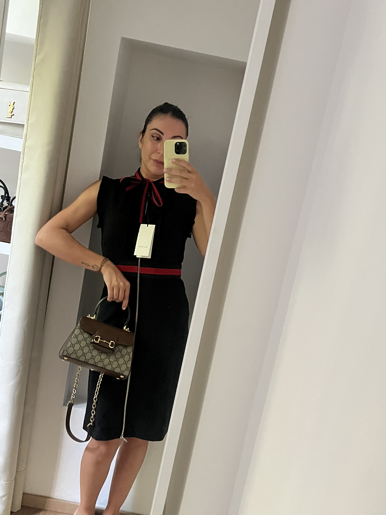ABITO NERO PROFILI WEB GUCCI