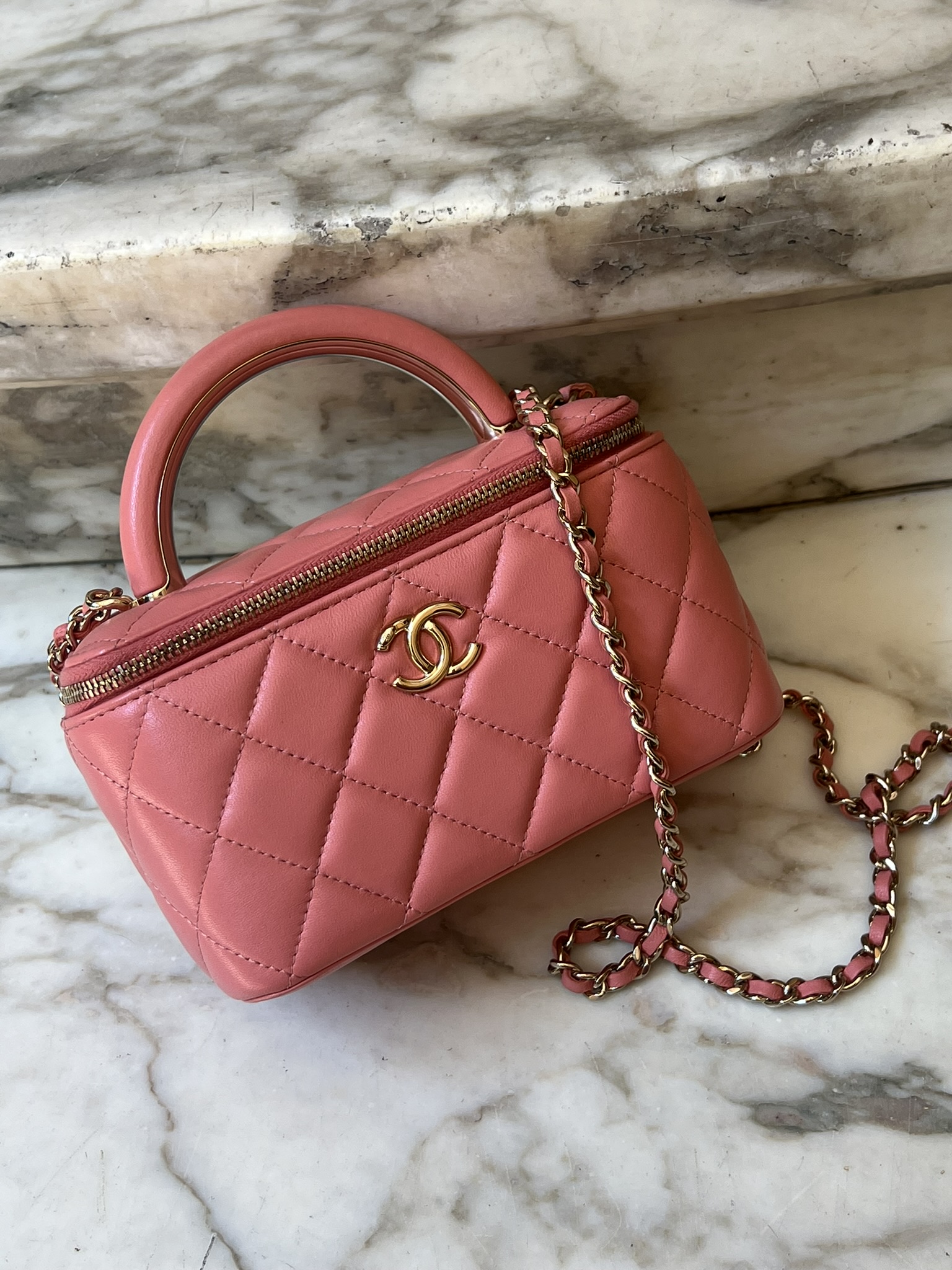 VANITY CON MANICO CHANEL