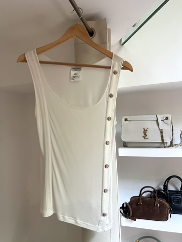 CANOTTA CON BOTTONI CHANEL