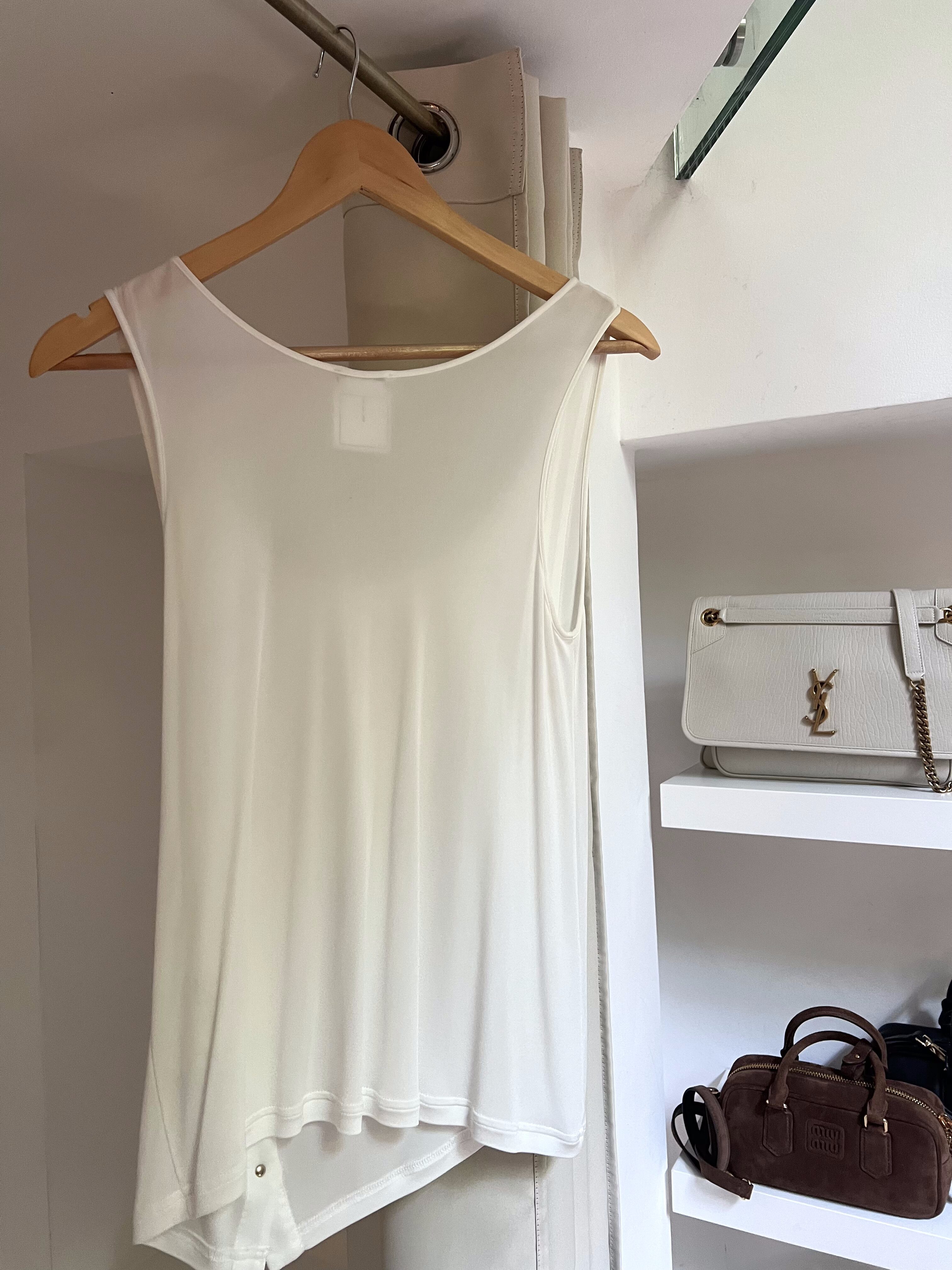 CANOTTA CON BOTTONI CHANEL