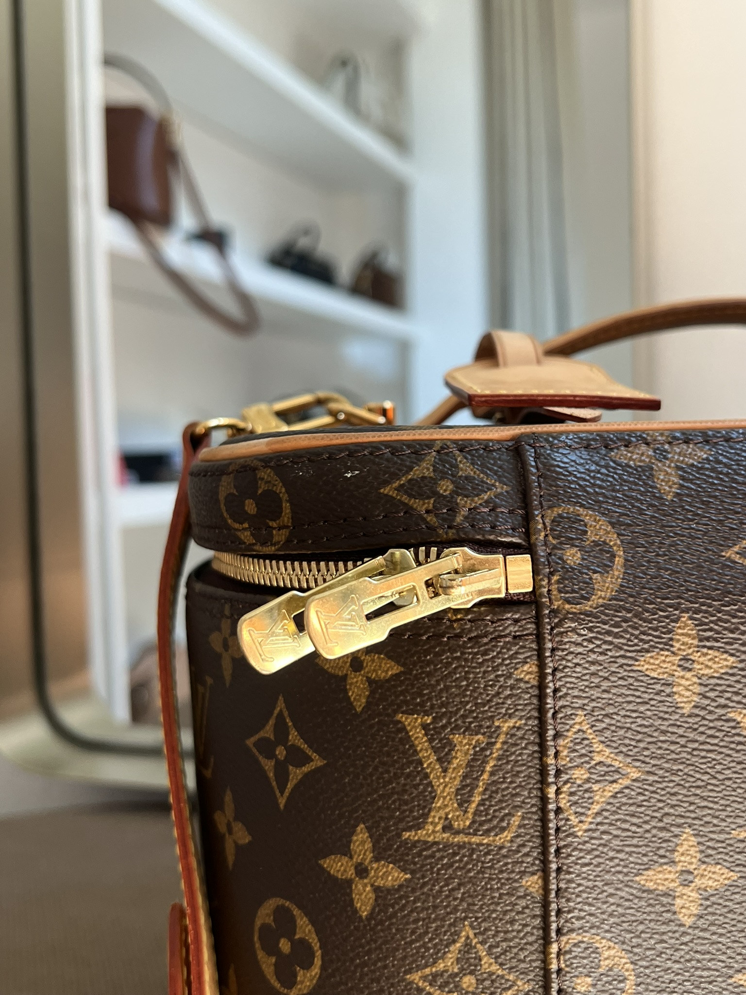 BEAUTY NICE LOUIS VUITTON
