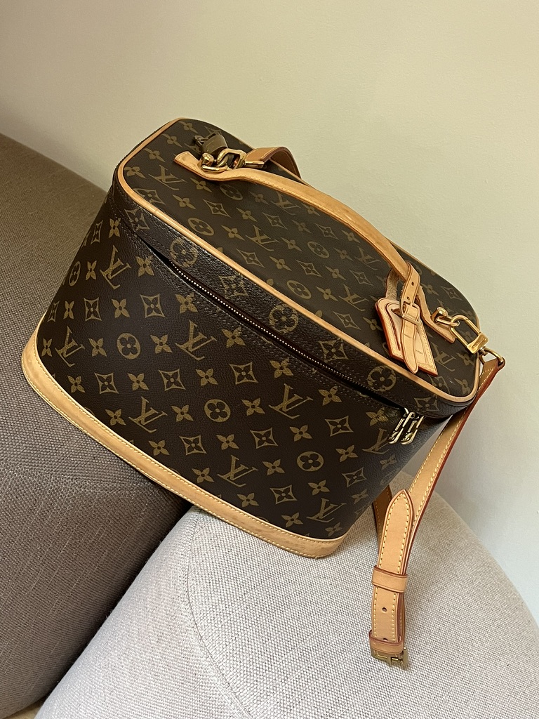 BEAUTY NICE LOUIS VUITTON