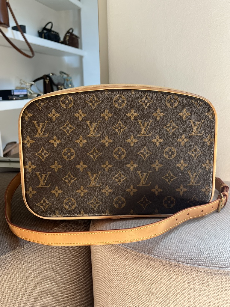 BEAUTY NICE LOUIS VUITTON