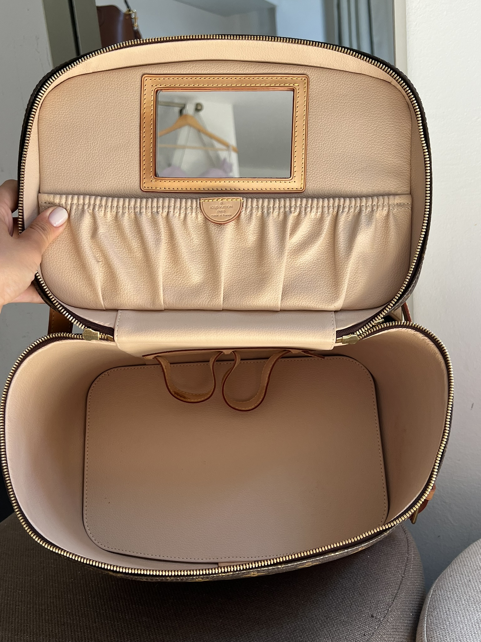 BEAUTY NICE LOUIS VUITTON