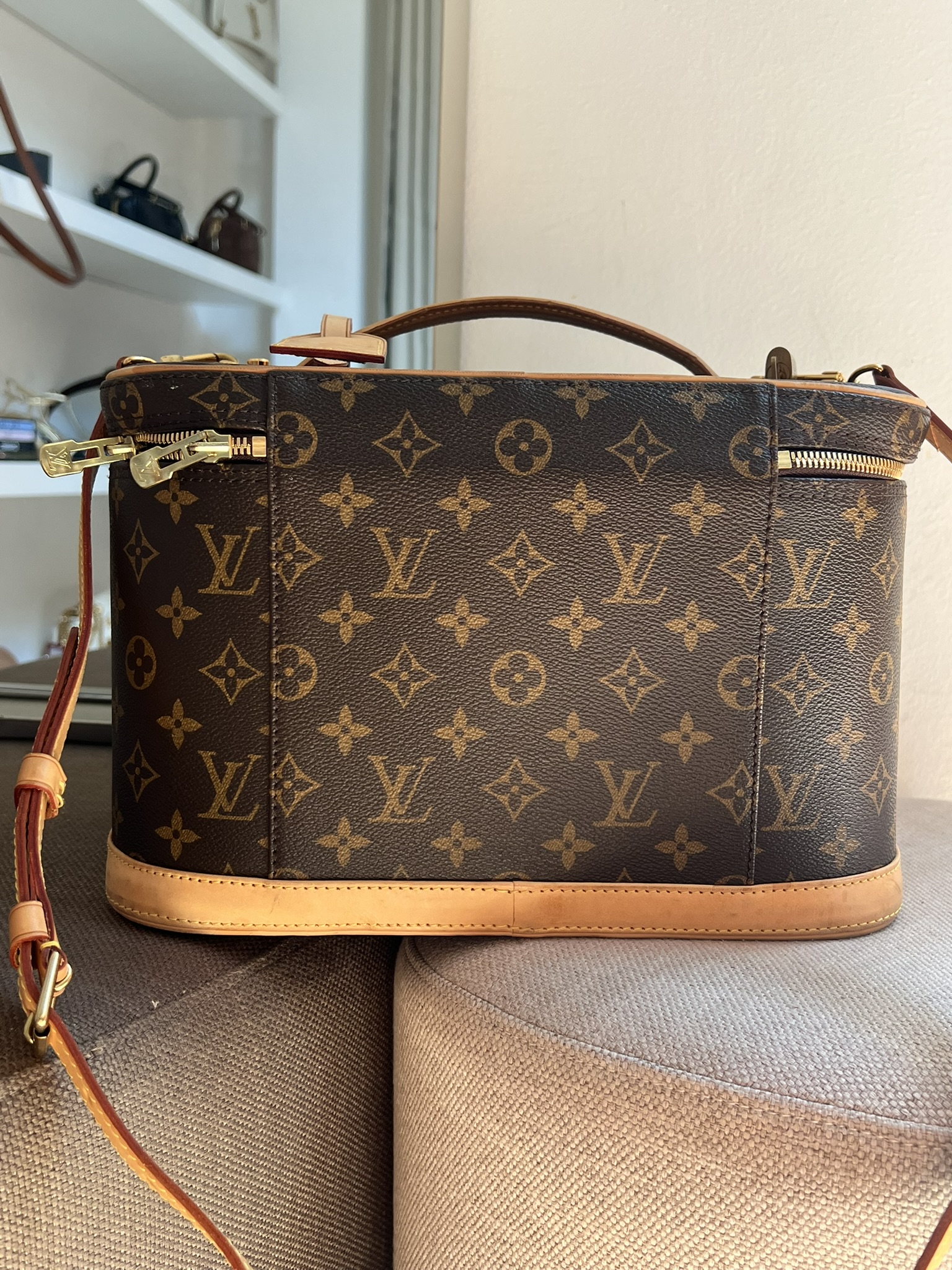 BEAUTY NICE LOUIS VUITTON